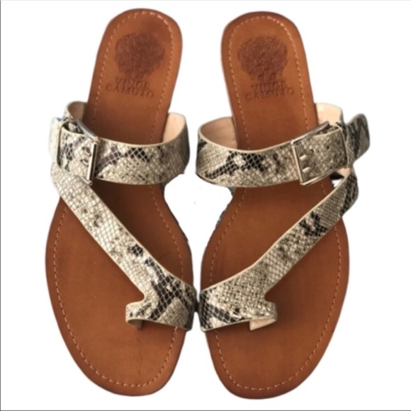 Vince Camuto Shoes - NWOT Vince Camuto Toe Ring Sandal